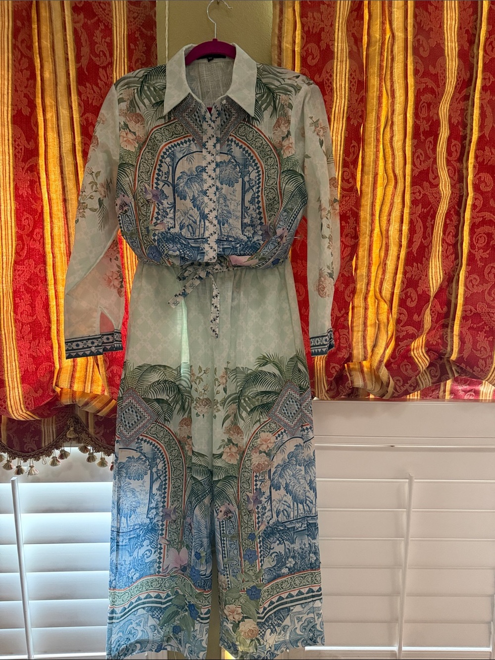 Beulah White matching pants and top with Subtle Pastel Accents - Picture 2 of 10